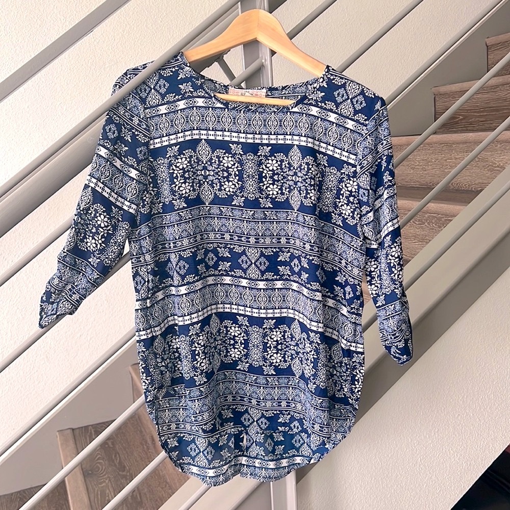 NWOT Pink Republic Navy + White Blouse, M